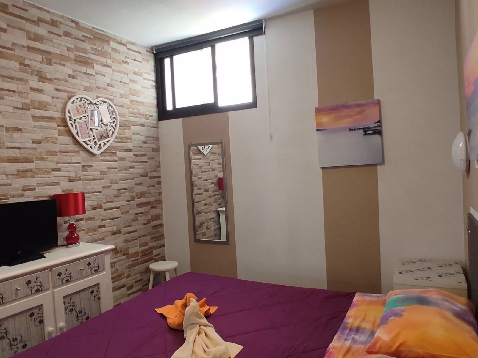 Schöne und romantische Aussichten bei Tag und Nacht-Inside