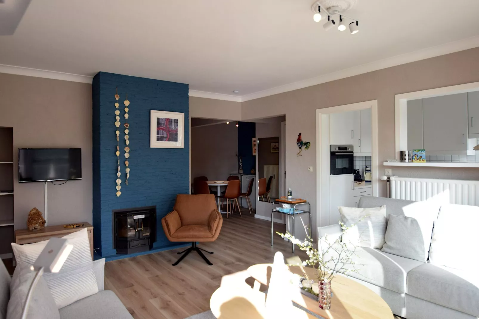 Dante 0103-Living room