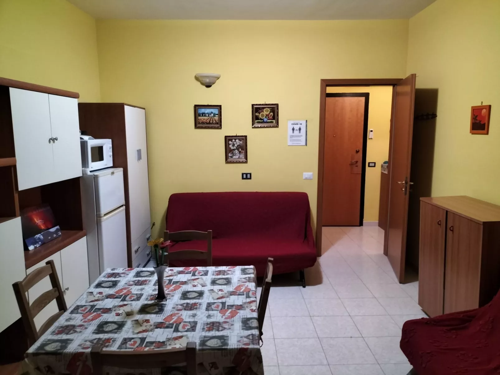 'Entire' mit Terrasse-Inside