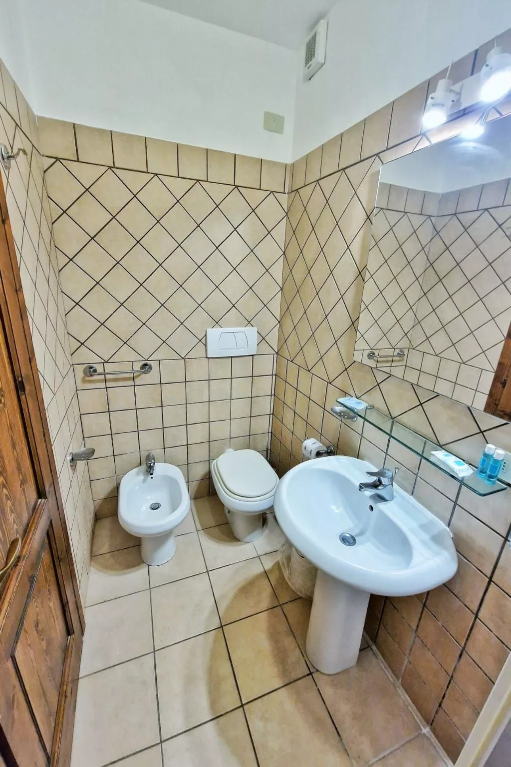 Drei-Zimmer-Wohnung für max. 3 Erwachsene und 2 Kinder bis zu 12 Jahren-Image-tags.info