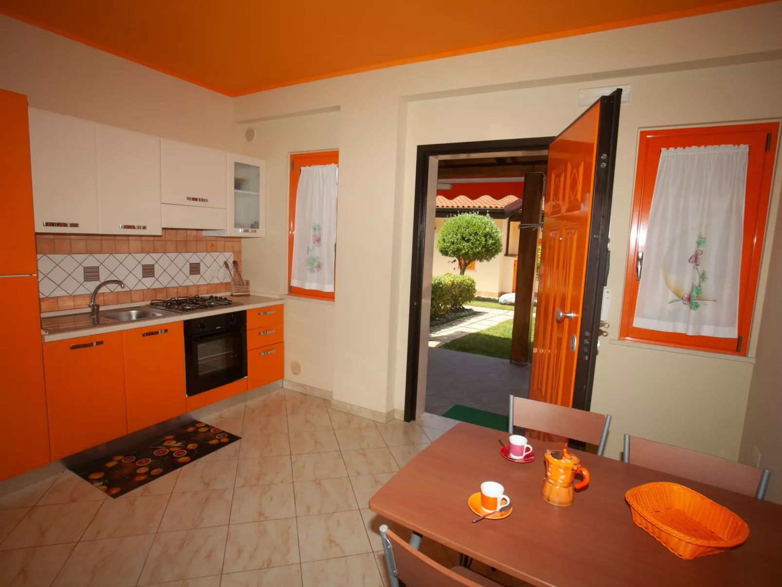 Komfortwohnung mit Garten - 70 m vom Meer entfernt-Inside