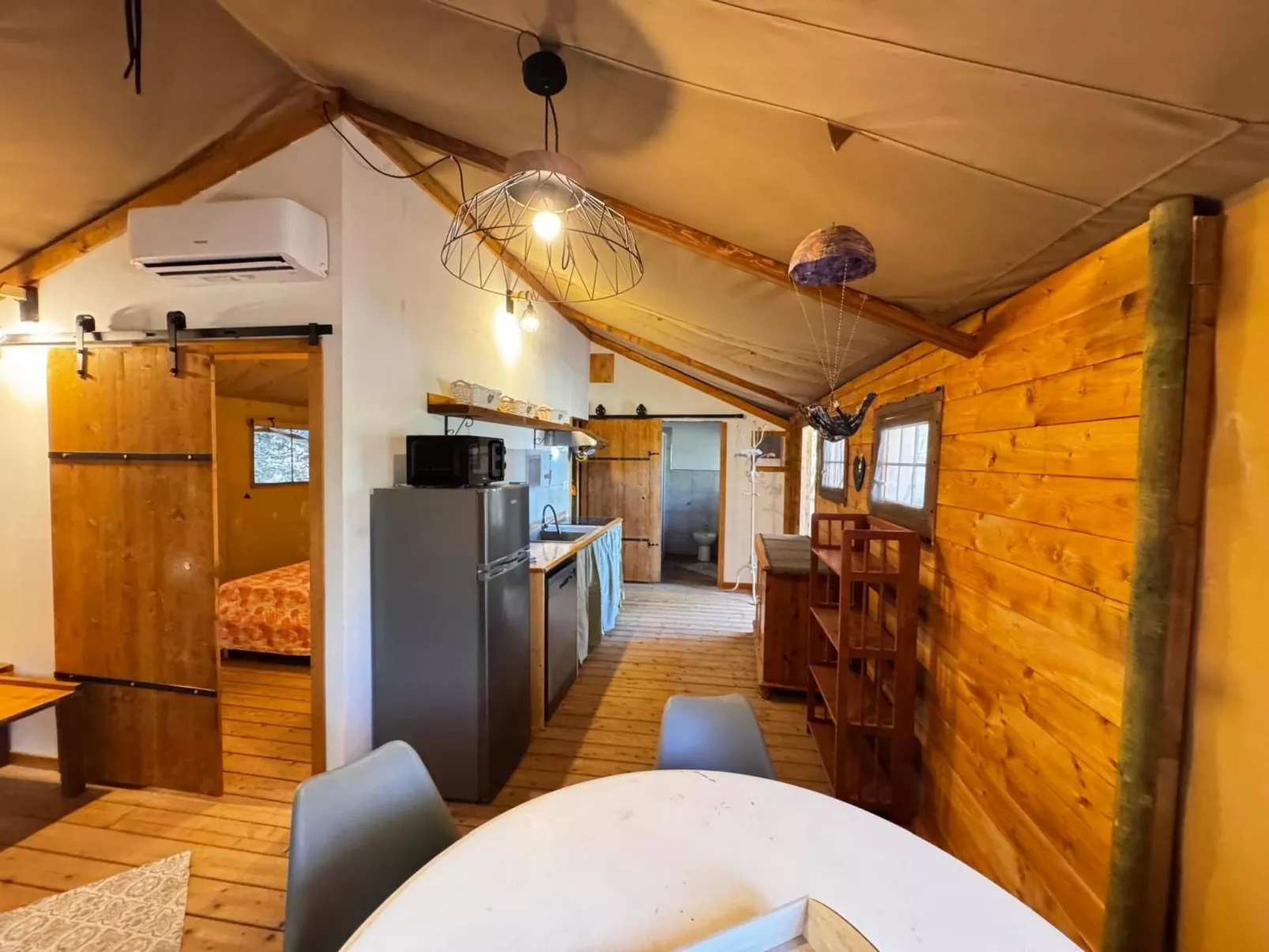 Familienzelt" Nachlass-Dedans