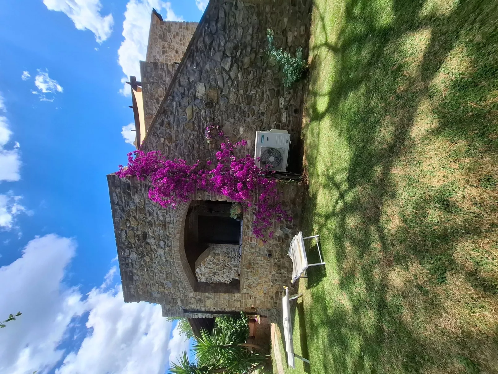 Drei-Zimmer-Wohnung im Bauernhaus-Draußen