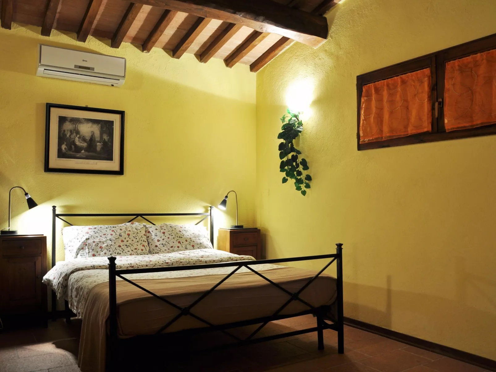 Pfirsichhaus mit Schwimmbad, Jacuzzi und privatem Garten-Dedans