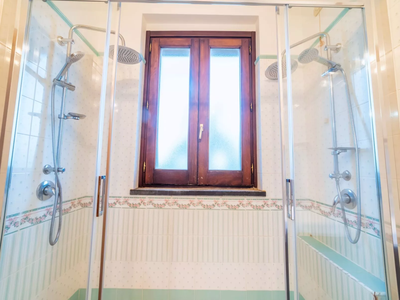 Für 10 Personen in Fiuefreddo di Sicilia, Sizilien (Ostküste von Sizilien)-Inside