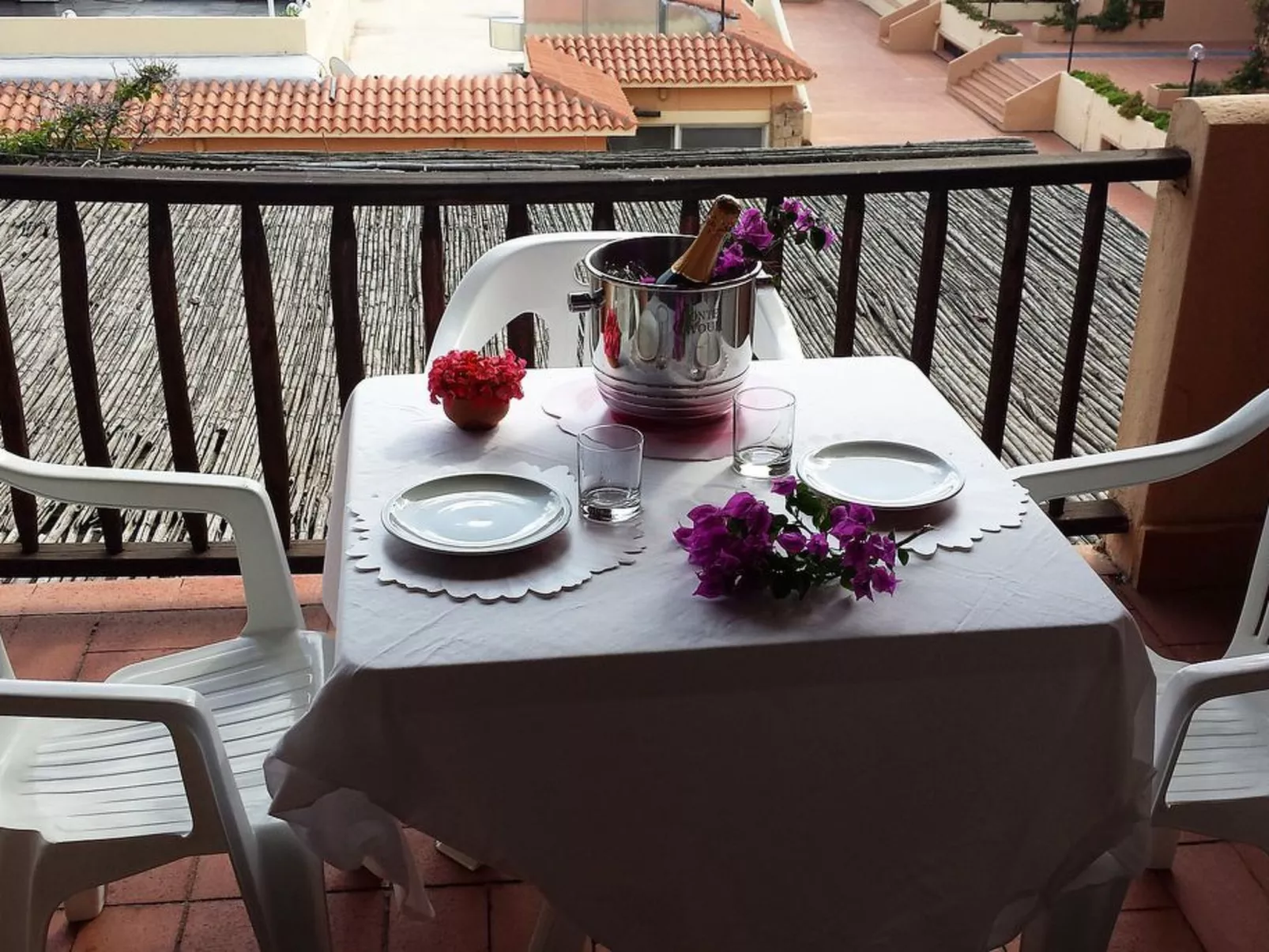 In Porto Cervo mit Gemeinschaftspool-Image-tags.info