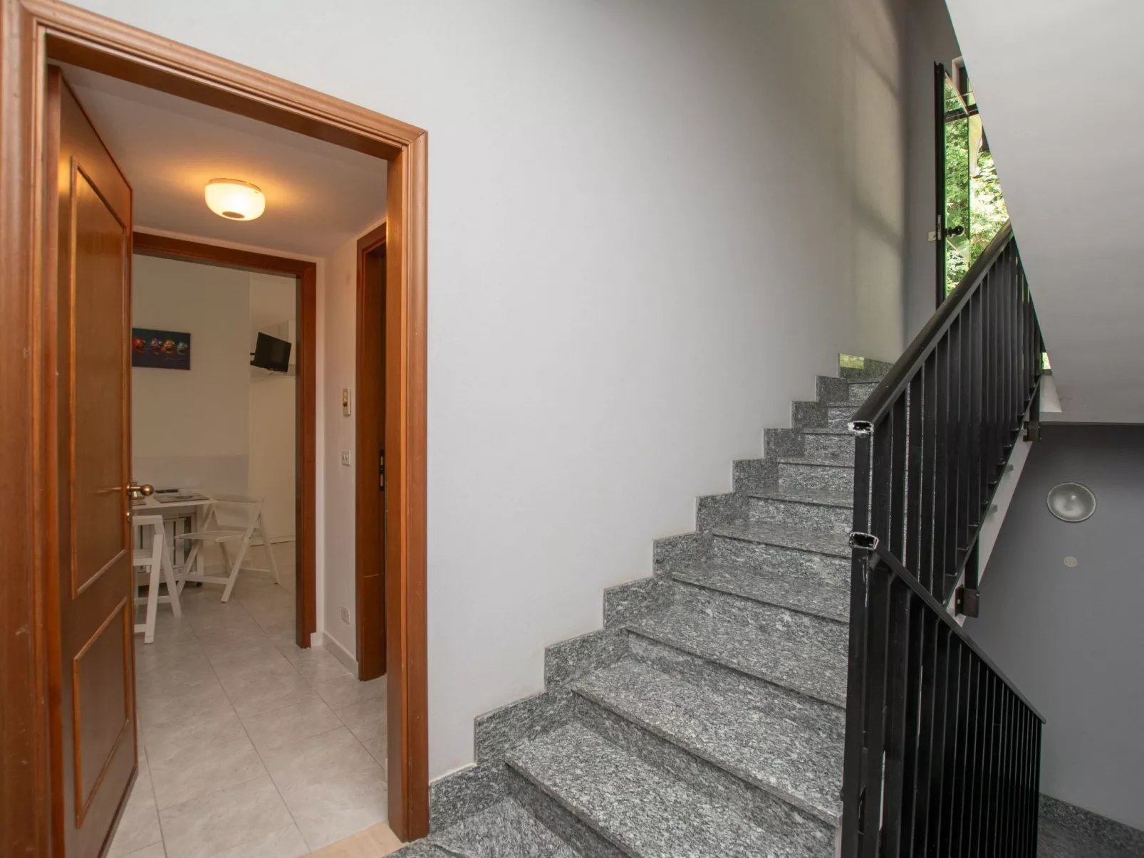 Studio 'Türkis' mit Terrasse-Drinnen