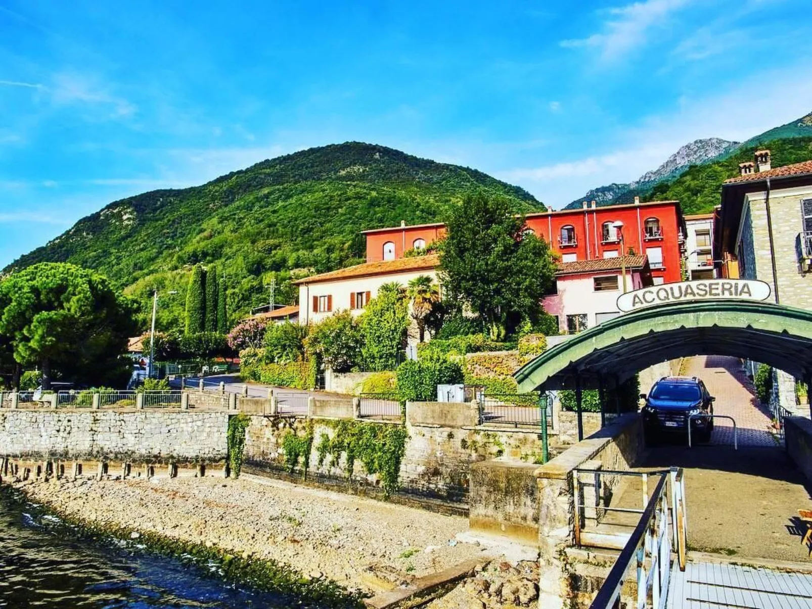 Little Paradise-Outside