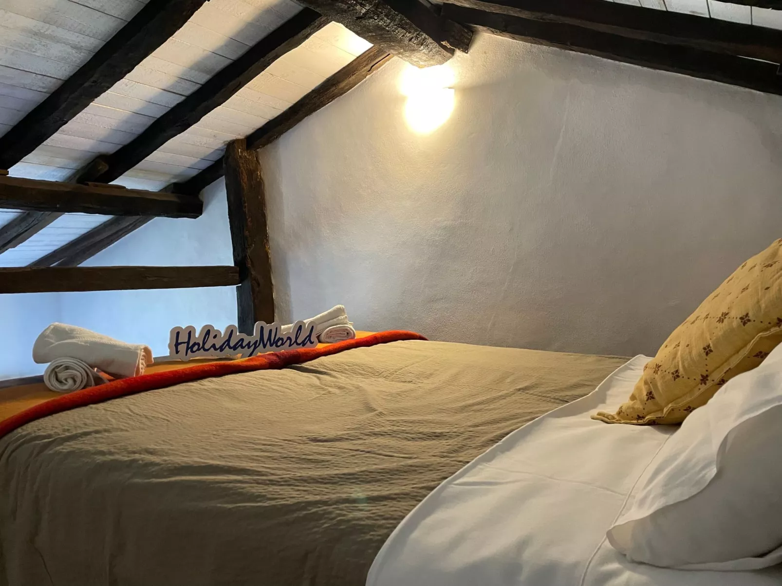 Retreat with a  View by Holiday World-Dedans