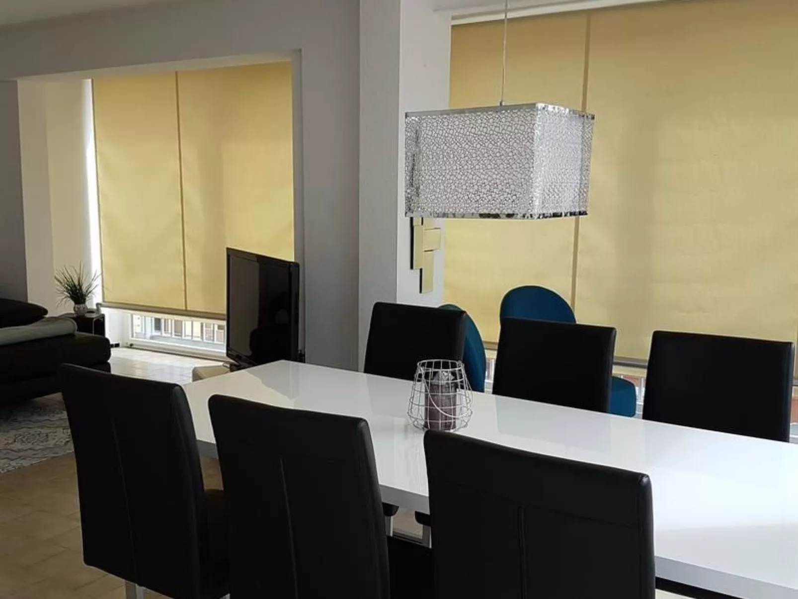 Esmeralda-Image-tags.info