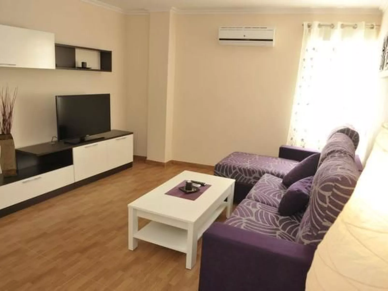 "Yovalu1" mit Balkon-Dedans