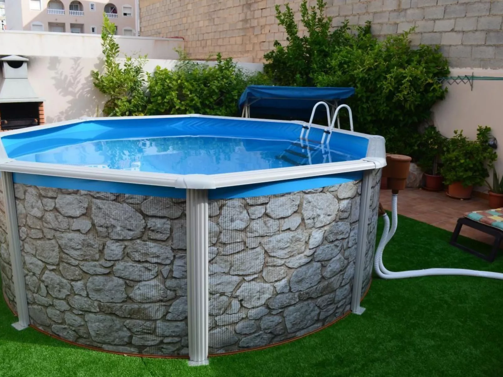 Wohnung mit Terrasse und privatem Pool-Dehors