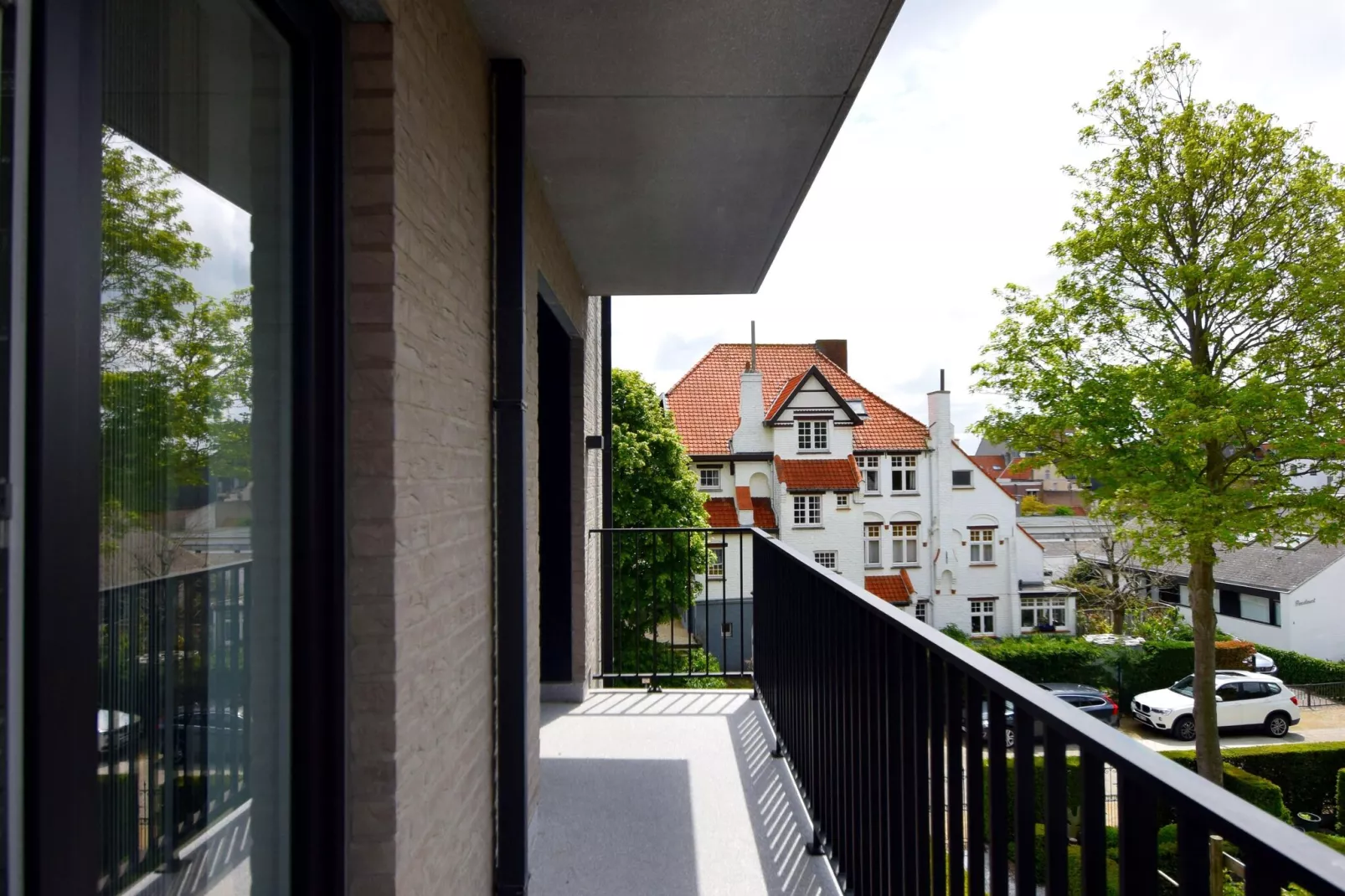 Aaron 0201-Terrace balcony