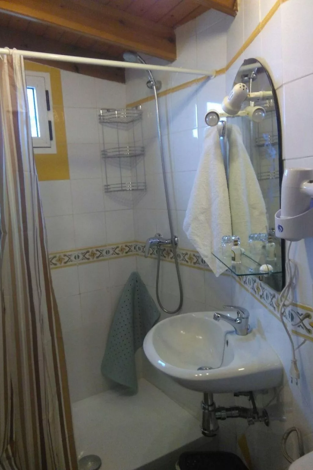 Ländliches Haus mit herrlichem Blick auf das Meer und das Tal.-Inside