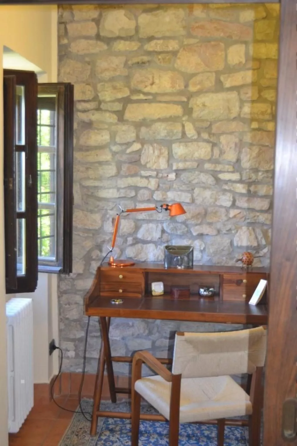 Altes Steinhaus mit Garten-Image-tags.info