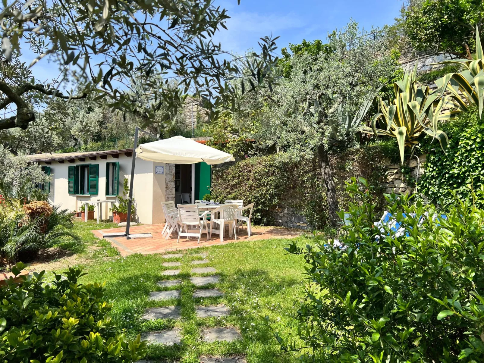 Gemütliche, helle Ferienwohnung Leda-Outside