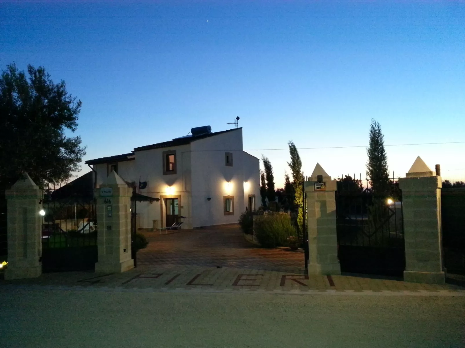 'Marc' mit Privatparkplatz-Outside