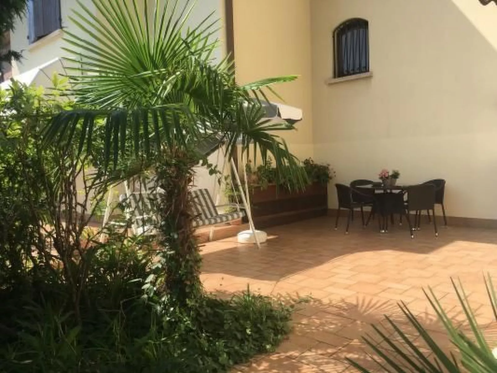 Gemütliche Drei-Zimmer-Wohnung mit Balkon-Dedans