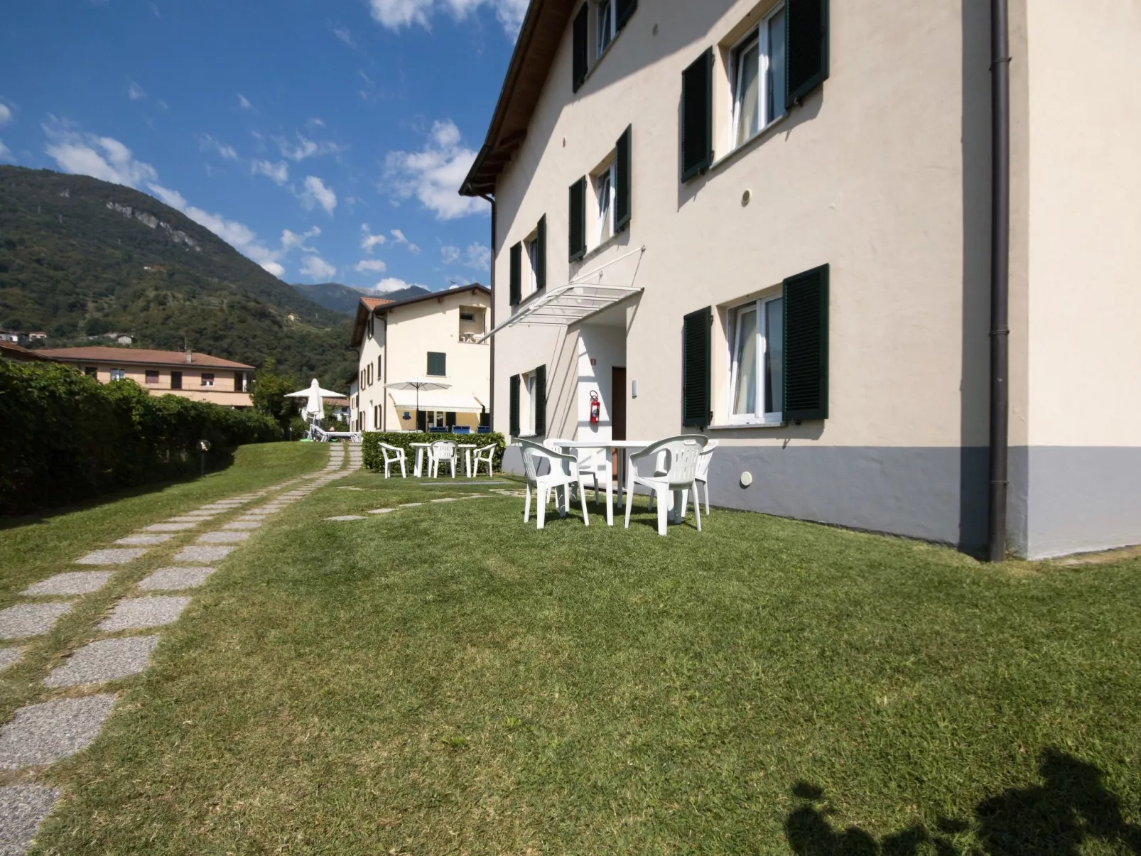 Wohnung in Domaso mit privatem Parkplatz-Outside