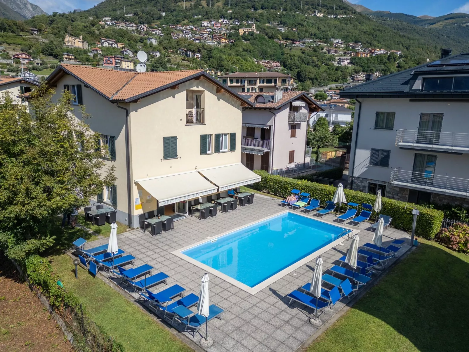 Zwei-Zimmer-Wohnung mit Parkplatz in der Nähe des Strandes-Dehors