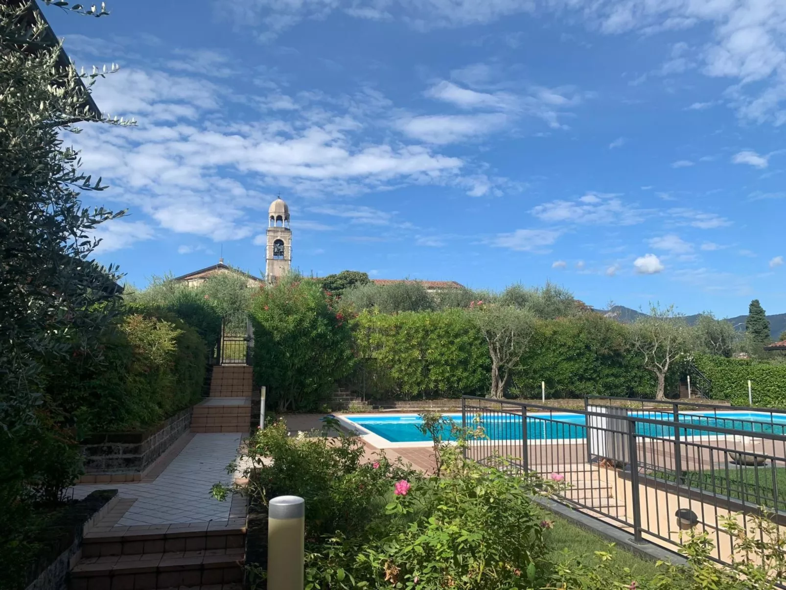 Piccola Perla - Draußen