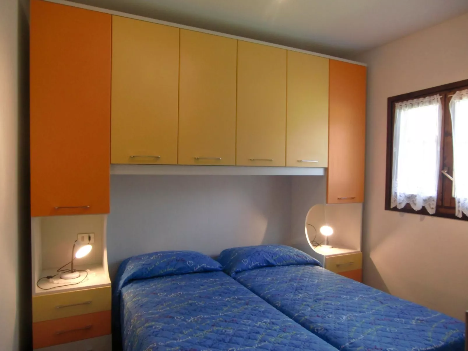 Freistehendes Haus mit Veranda mit Seeblick-Dedans