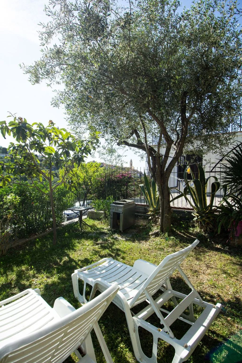 Komfortable Ferienwohnung in Cervo mit Garten-Dehors