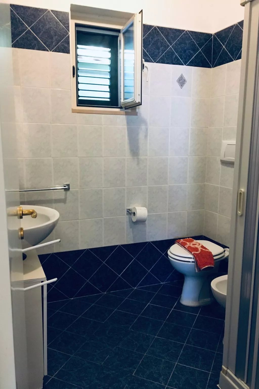 Gemütliche Wohnung in Vieste mit Grill-Drinnen