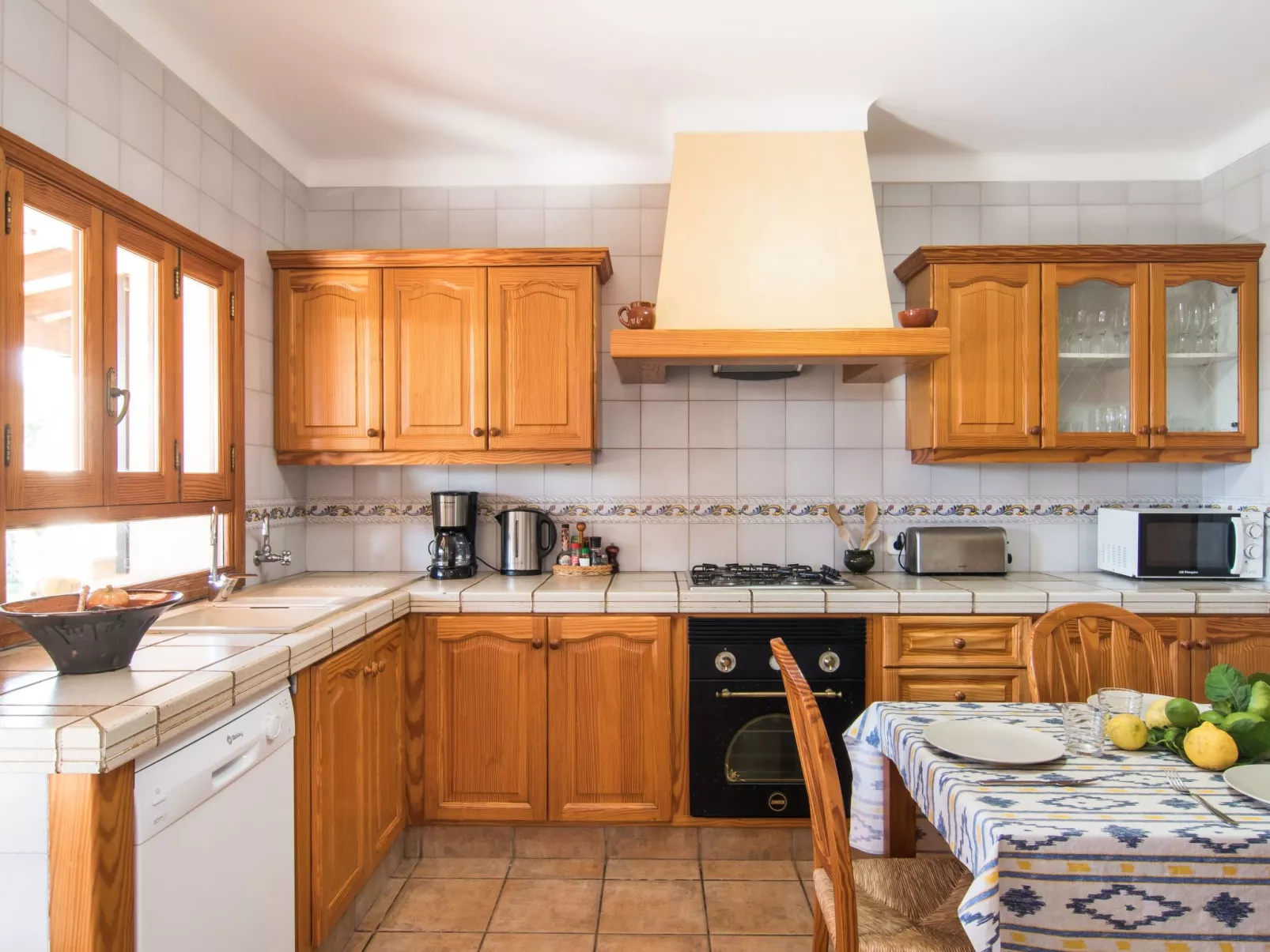 Fantastische Finca mit überdachter Terrasse-Drinnen