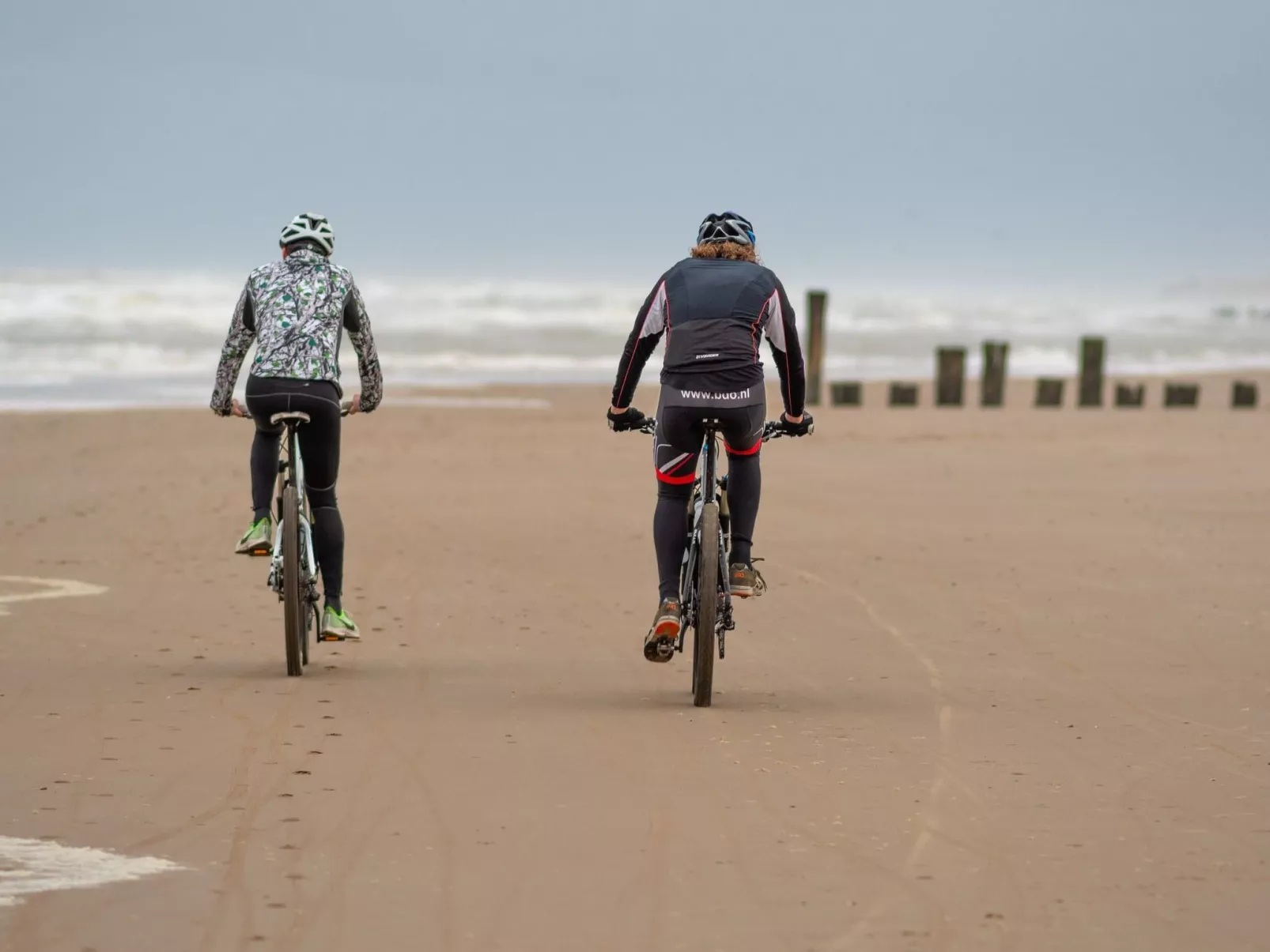 Strandnahes Ferienhaus Hibiscus mit privatem Pool-Draußen
