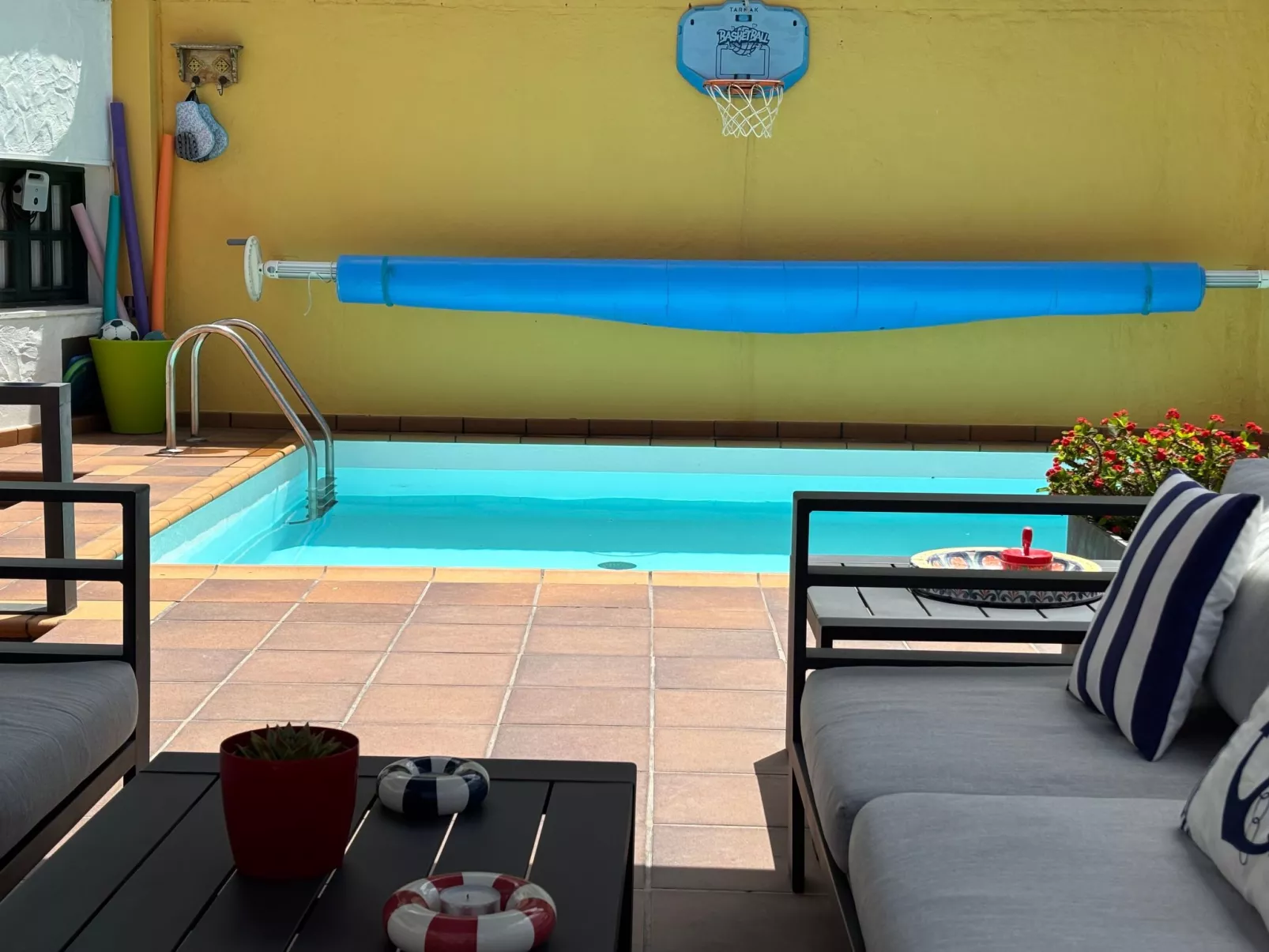 Haus mit beheiztem Schwimmbad, Berg- und Meerbli-Dehors