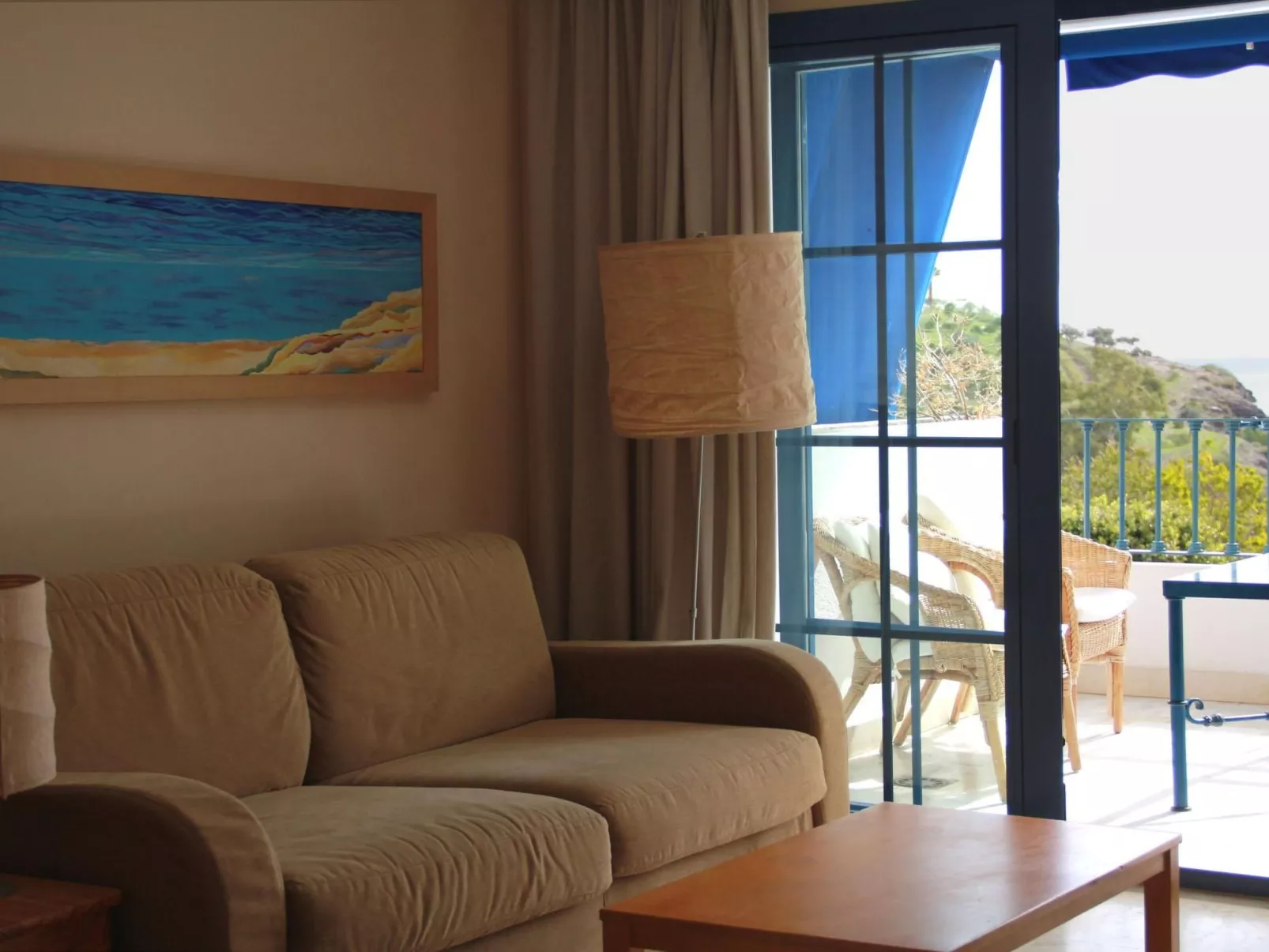 Mit Terrasse, Pool und Garten-Inside