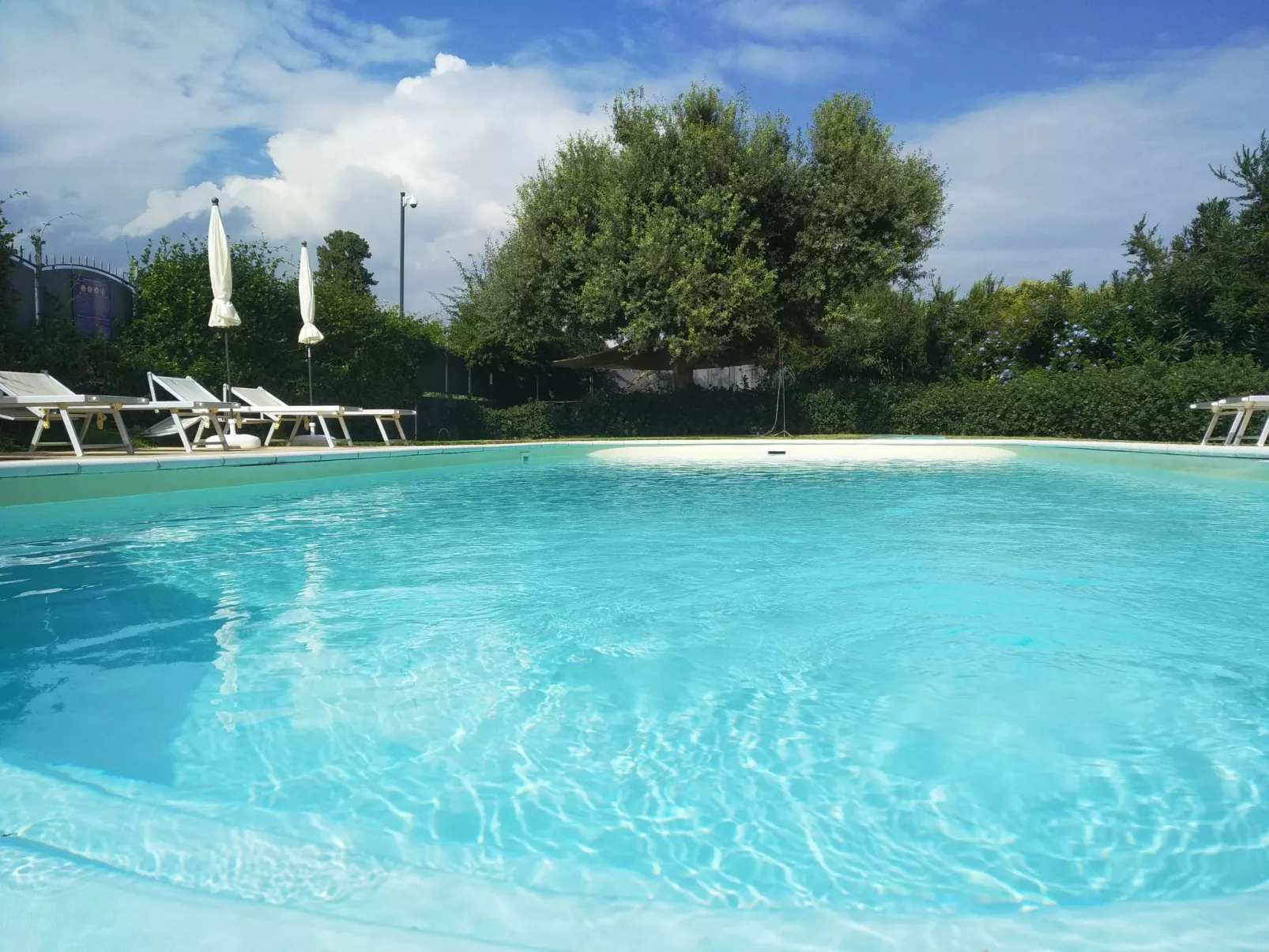 Einzimmerwohnung mit Terrasse-Draußen