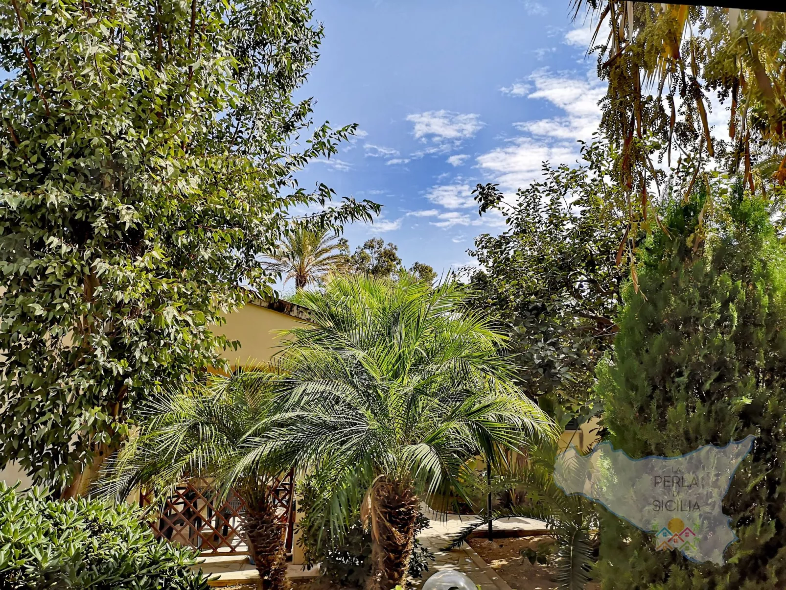 La Perla 8-Image-tags.info