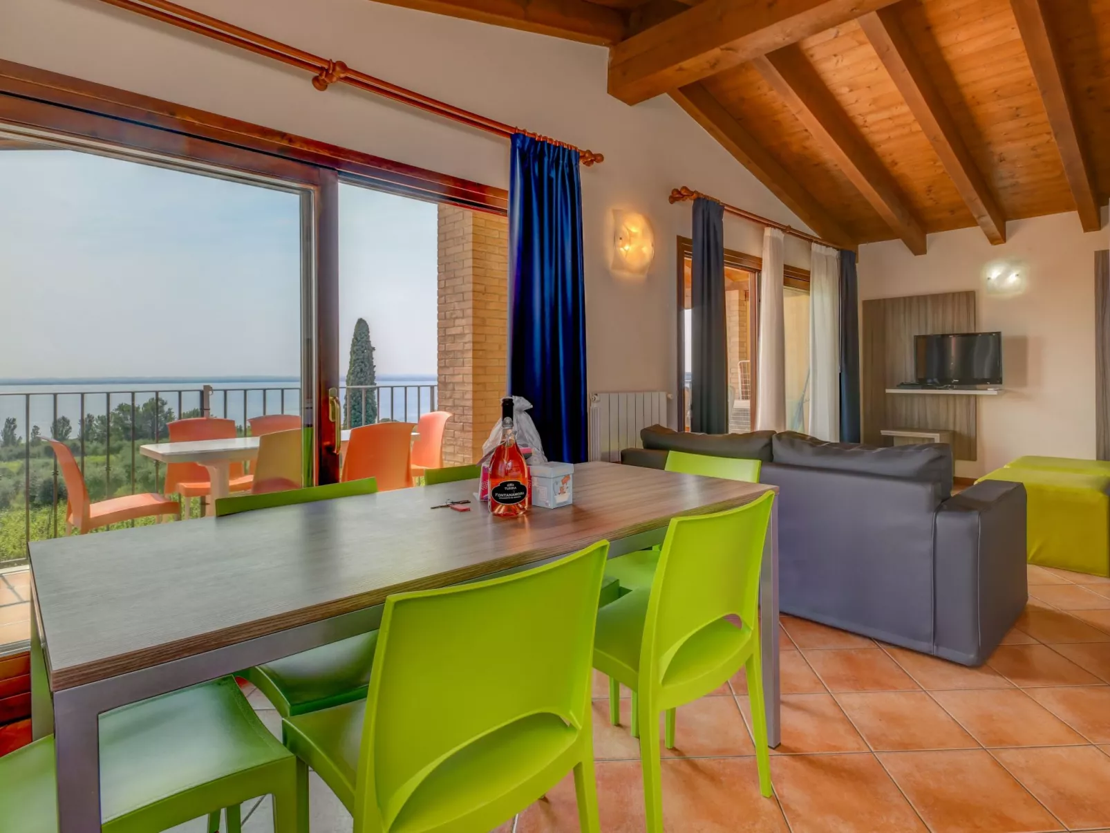 Wohnung in Moniga Del Garda mit Seeblick-Inside