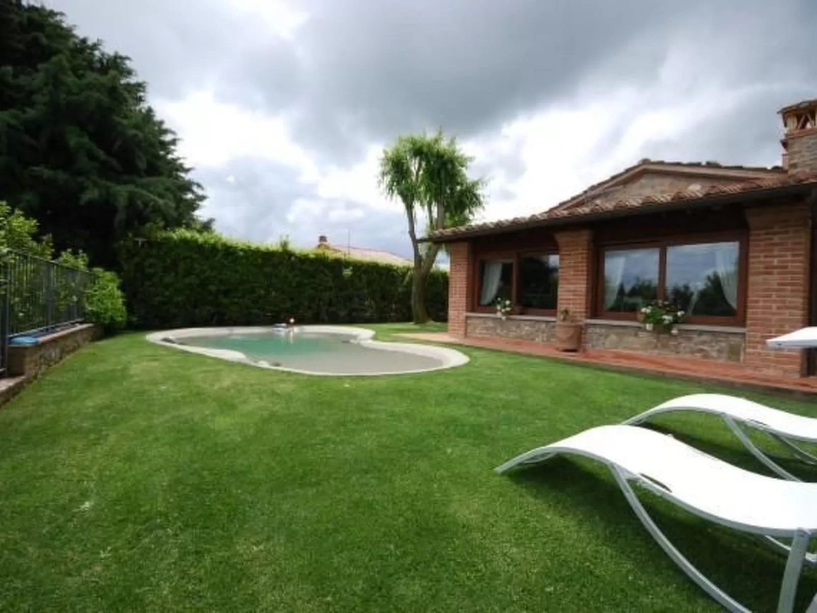 Gemütliches Ferienhaus mit Privatem Pool-Outside