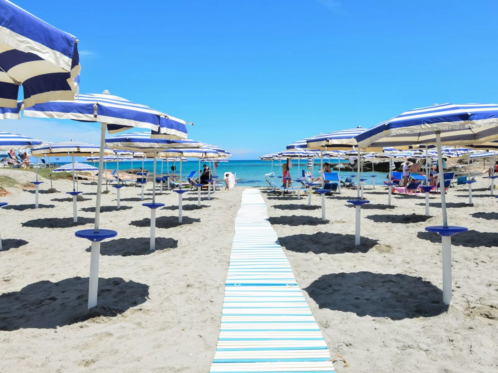 Flacher Rasen links-Image-tags.info