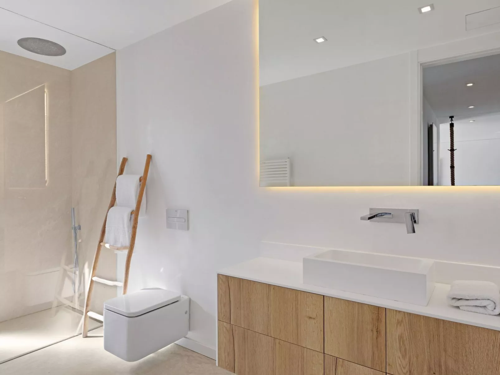 Luxuriöse Villa mit beheiztem Pool für 8 Personen-Drinnen