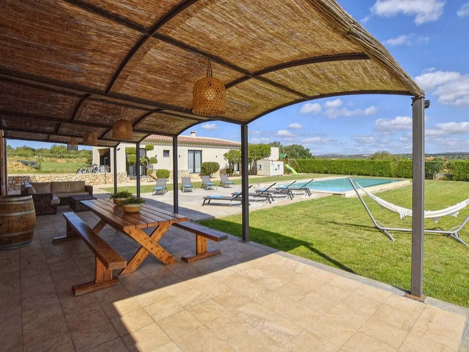 Luxuriöse Finca im modernen Stil mit Pool und Klimaanlage-Image-tags.info