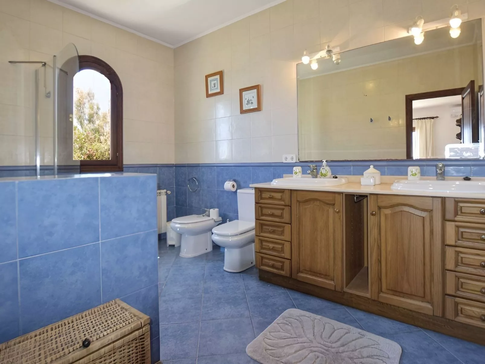 Villa "Solymar" privater Pool und Meerblick-Drinnen