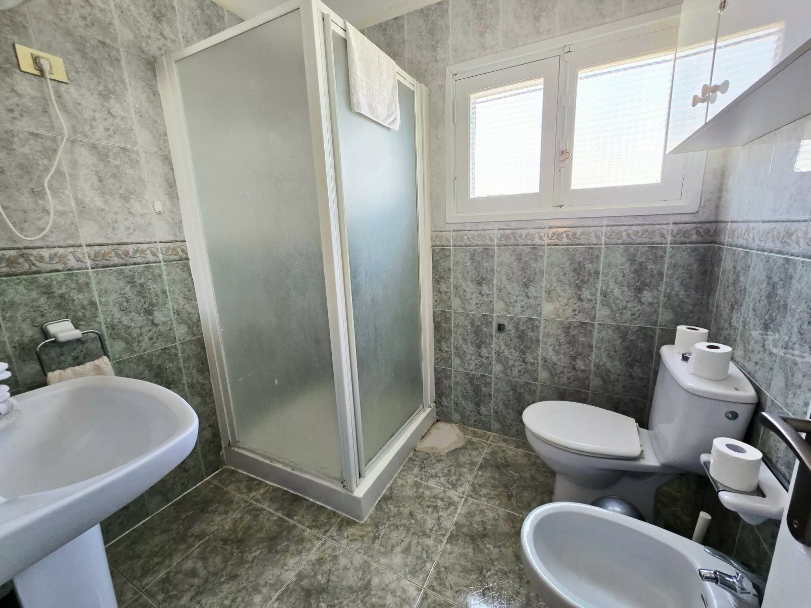 Haus mit Wifi und Terrasse direkt am Strand-Drinnen