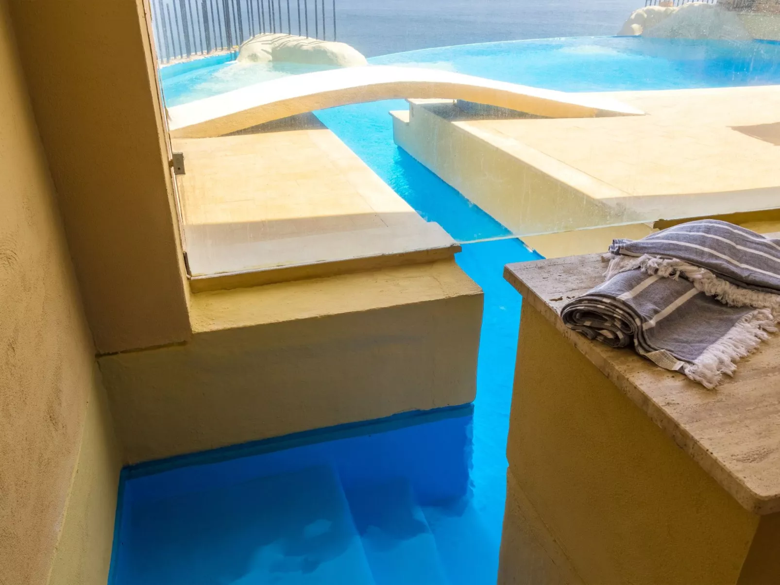 Sea Life in Taormina-Dedans