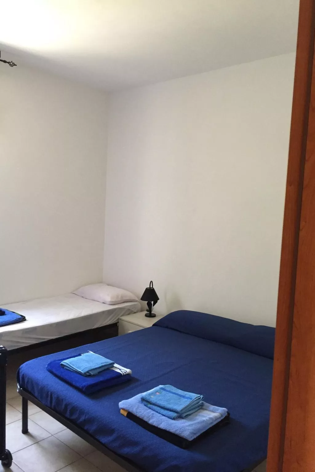 Ebenerdig auch für Rollstuhlfahrer geeignet mit Terrasse und Parkplatz-Drinnen