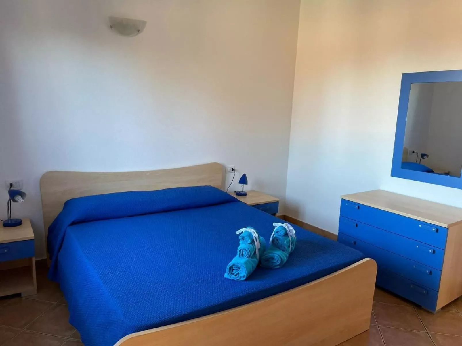 Wohnung mit Parkplatz und Bergblick-Dedans