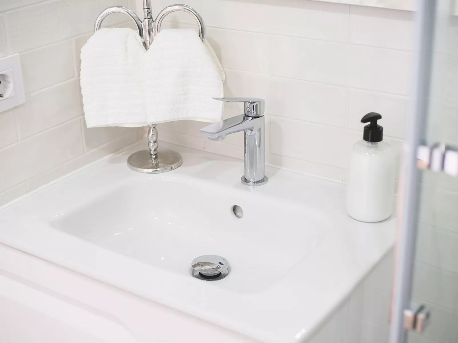 Appartement mit überdachtem Balkon und Meerblick in Strandlage-Image-tags.info