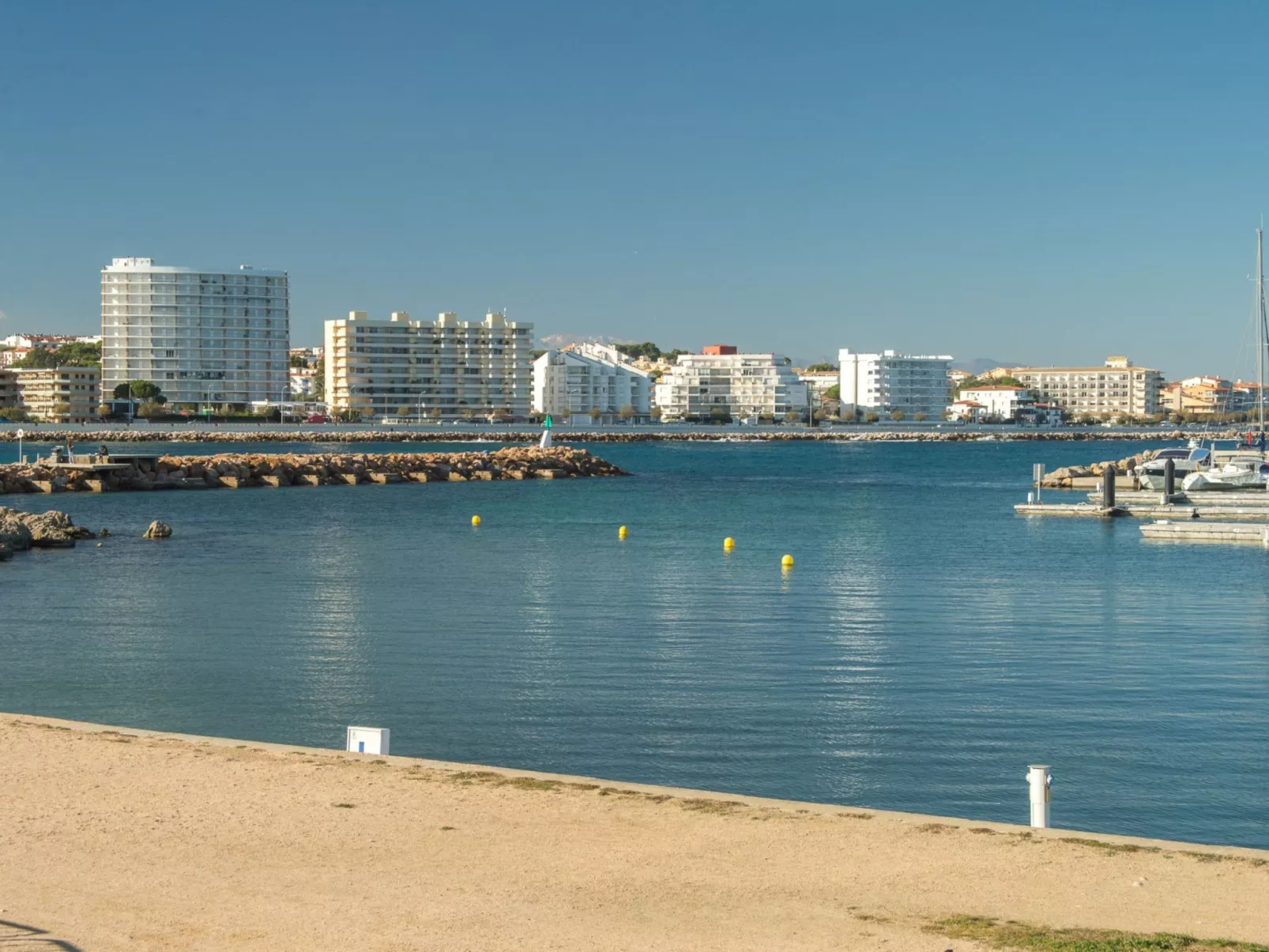 Costabravaforrent Balcó 7, mit gemeinschaftlichem Schwimmbad-Draußen