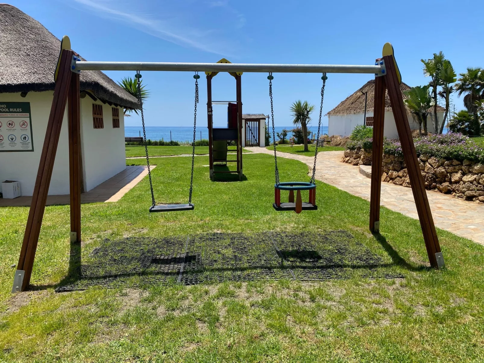 In Sitio De Calahonda mit Privatem Parkplatz und Meerblick-Outside