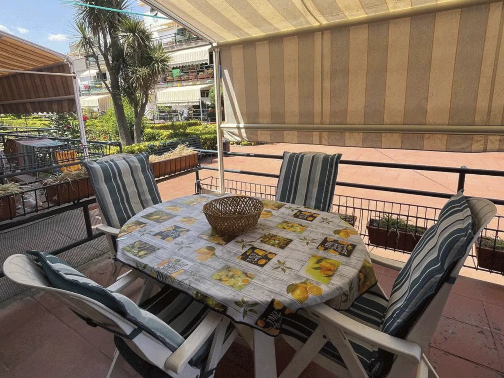 Wohnung "Etna Marine Garden"-Draußen