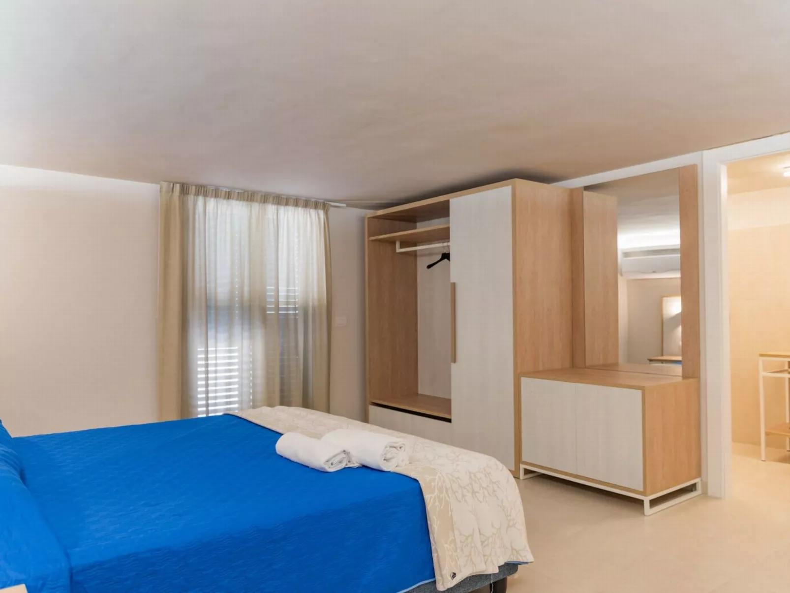 Komfortable und moderne Villa am Strand-Image-tags.info