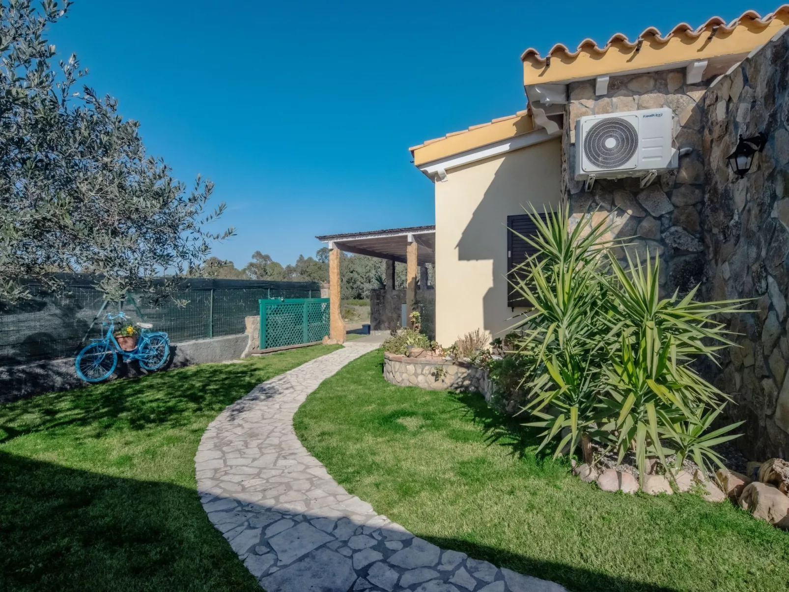 Schöne moderne Villa mit privatem Pool.-Image-tags.info